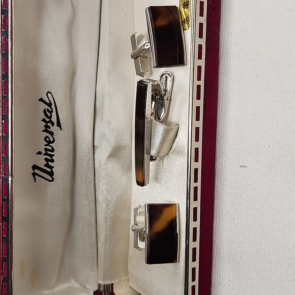 Universal Cufflinks set silver tone